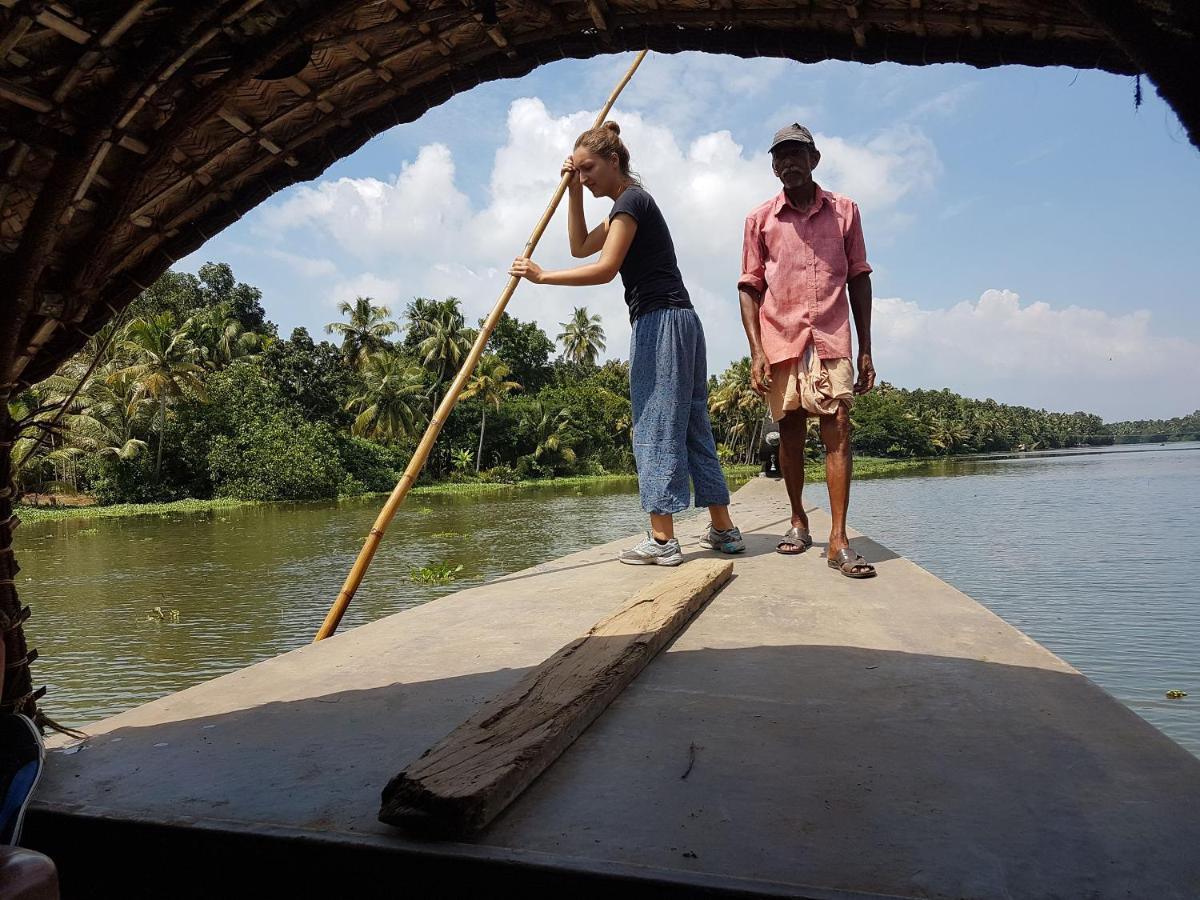 Valiyathayil Home Stay Kochi Eksteriør billede