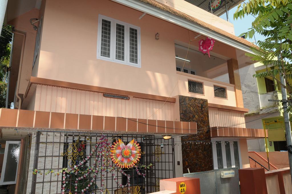 Valiyathayil Home Stay Kochi Eksteriør billede